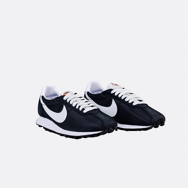 sneaker nike per happy friday per palmanova designer village 