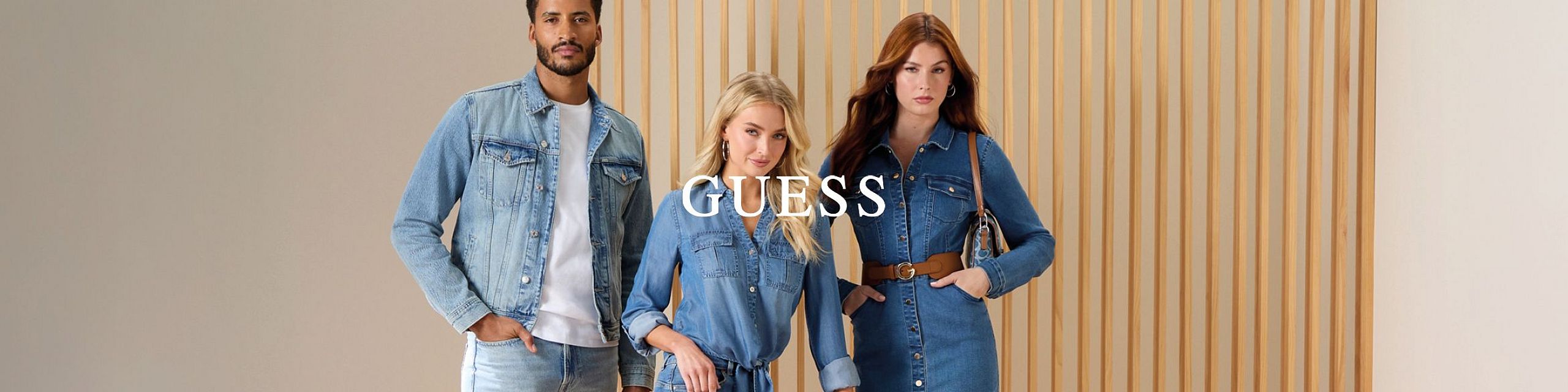 GUESS è uno dei marchi più riconosciuti a livello globale, con uno stile che affascina tutto il mondo per l’abbigliamento e gli accessori. 