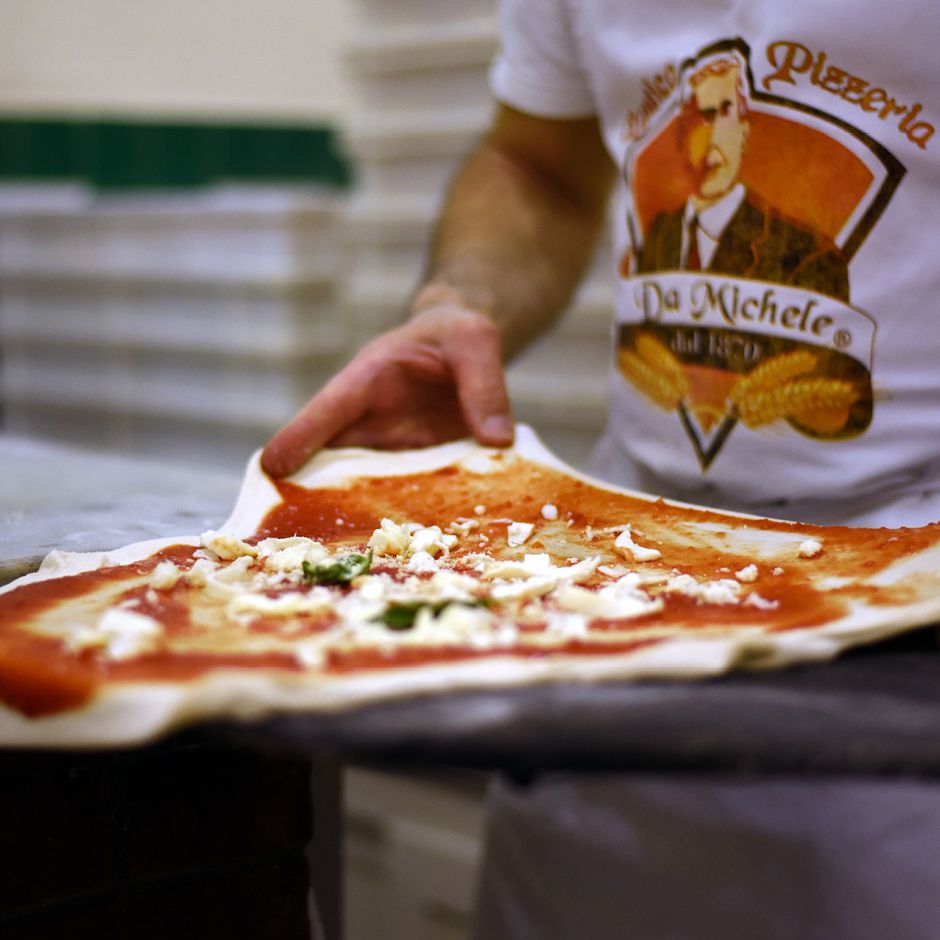 L’Antica Pizzeria Da Michele rappresenta la vera tradizione della pizza nel mondo.